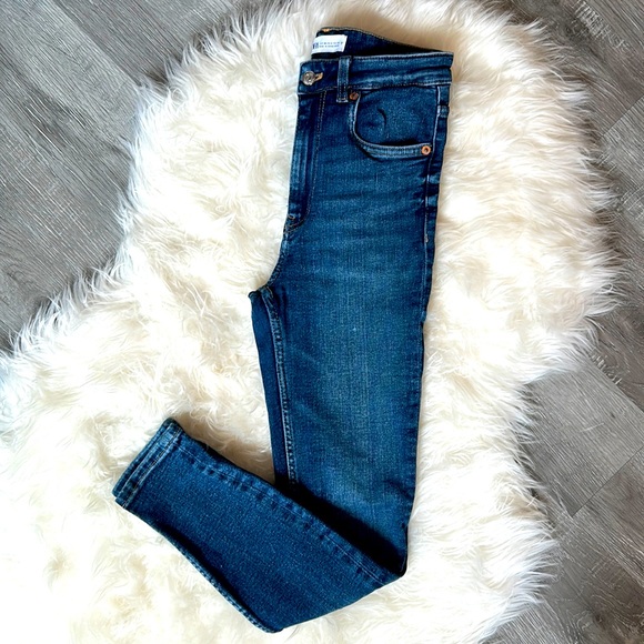 Everyday jeans, dress them up or dress them down! - Picture 1 of 4